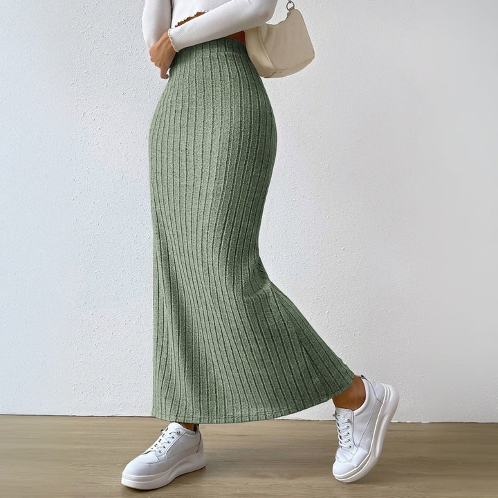 Damer max nederdel med elegant ribbet design og sideslids Stilla