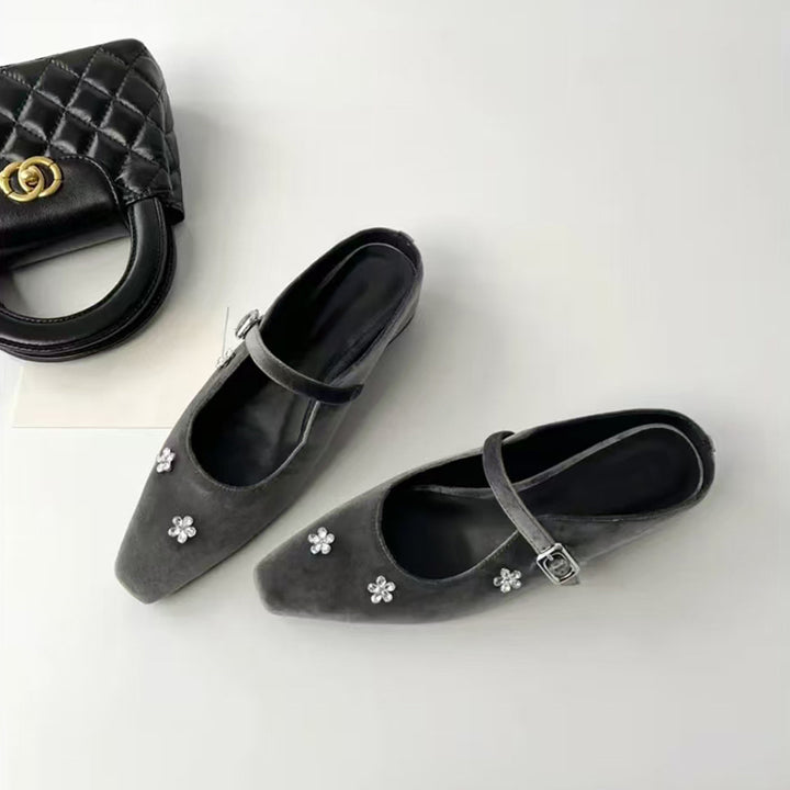 Elegante spidse Mary Jane Ballerinas med blomsterudsmykninger Stilla