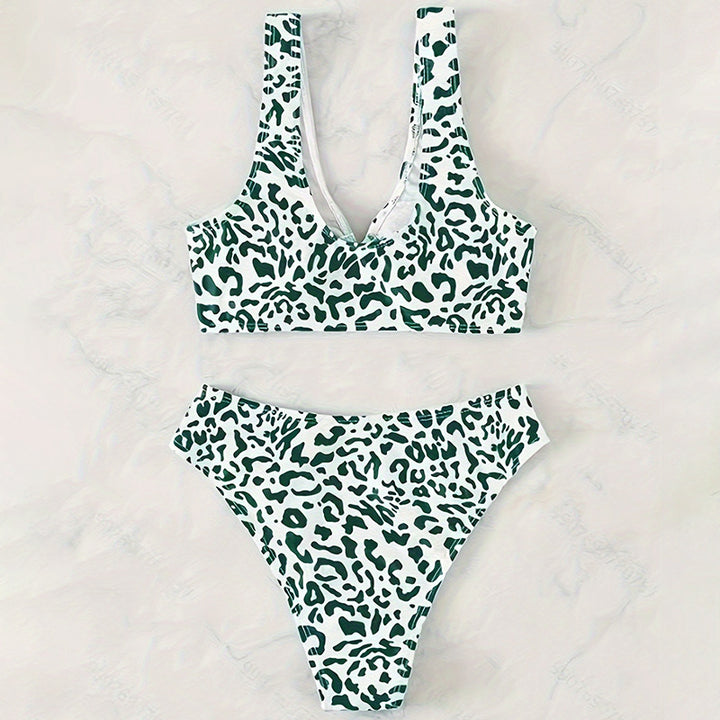 Dame bikini-sæt med raffinerede flæse-detaljer og moderne knude-design Stilla