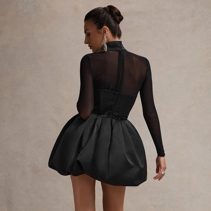 Dame elegant minikjole med gennemsigtige ærmer og voluminøs skirt Stilla