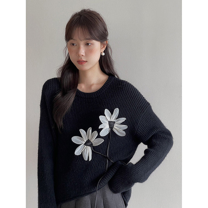 Dame sweater med blomsterbroderi og afslappet snit Stilla