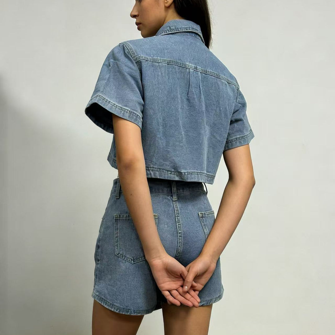 Dame stilfuld cropped skjorte med påsyede lommer og afslappede shorts Skovae