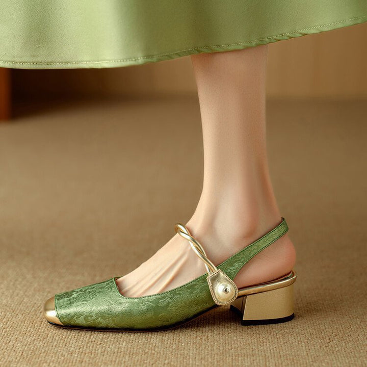 Dame Slingback Pumps med elegant kædeaccent og glitrende remdesign Stilla