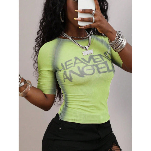 Damen figurbetontes T-Shirt mit urbanem Schriftzug und modischem Schnitt Skovae
