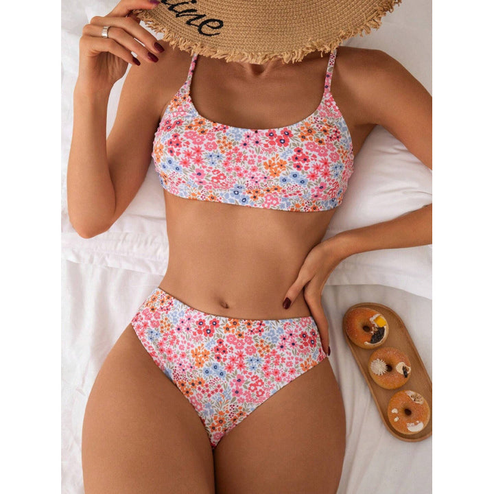 Dame High-Waist Bikini-Sæt med blomstret design og komfortable stropper Skovae