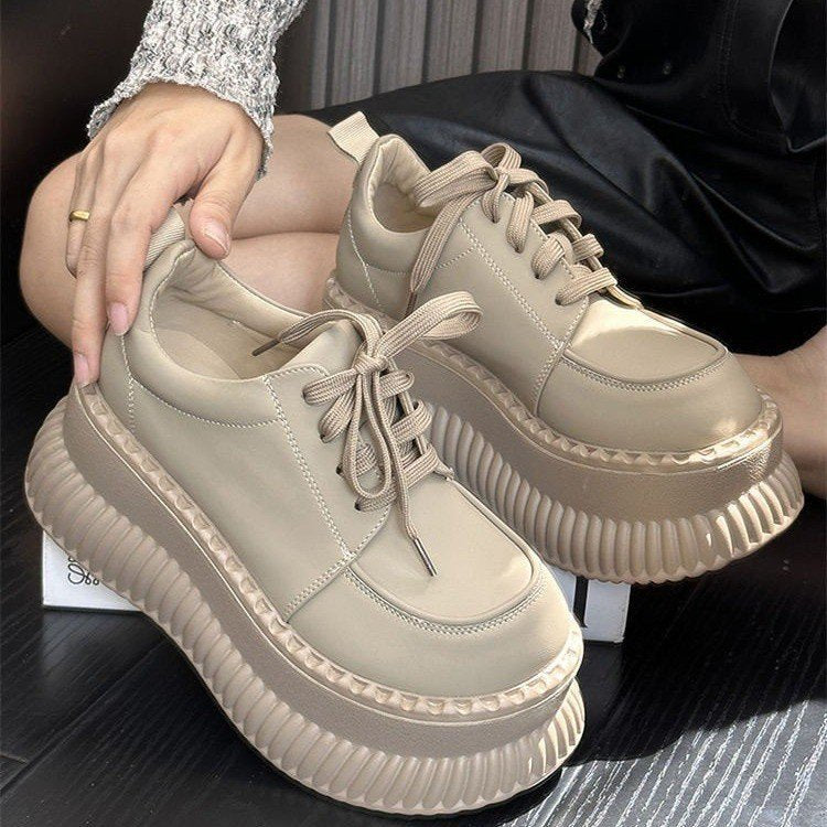 Damer Chunky Sneakers med tykk sål og sporty design Stilla