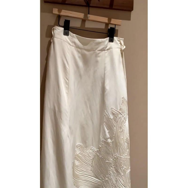 Femme Broderet Satin Maxi-Nederdel Stilla