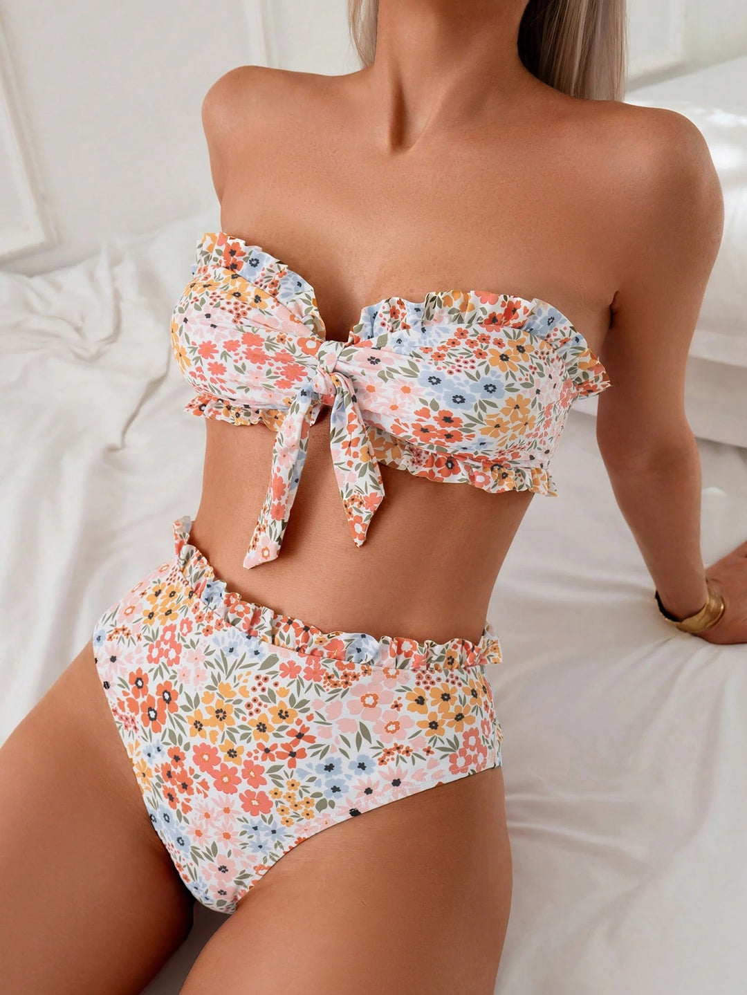 Dame bandeau-bikini med blomster-ruffeldesign Skovae