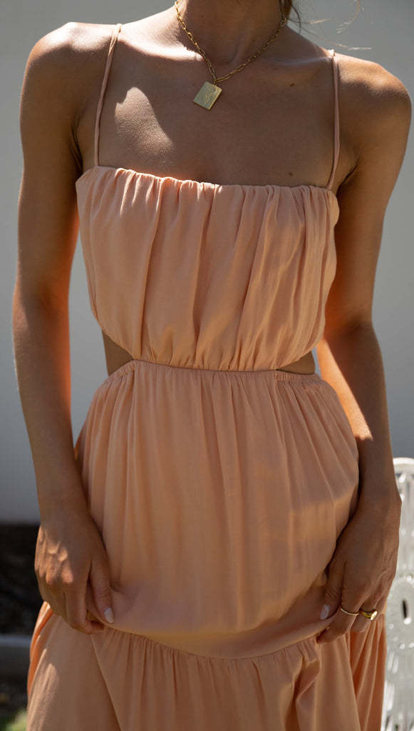Dame Maxikjole med stilfuld Culotte-snit og raffinerede Cut-Outs Stilla
