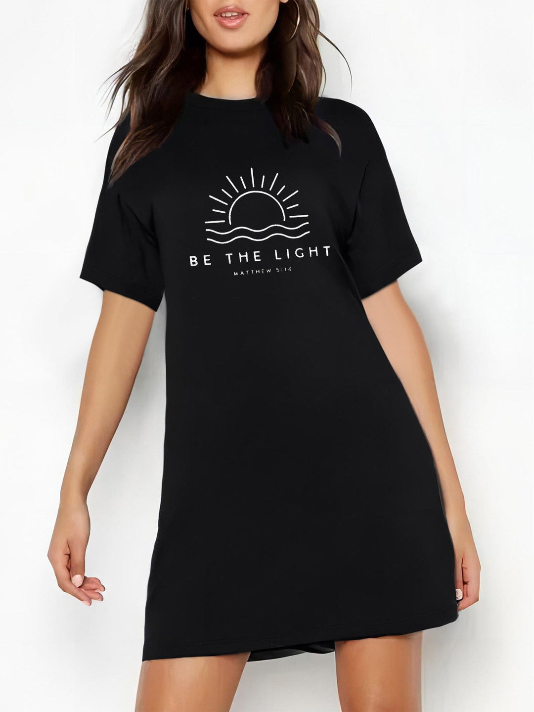 Dame Oversized T-Shirt med inspirerende tekst og iøjnefaldende grafisk design Skovae