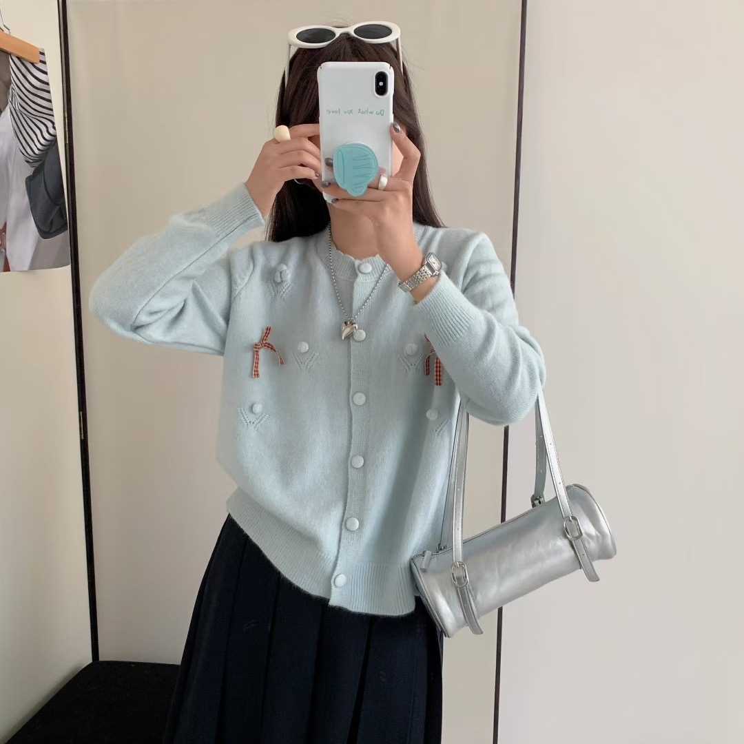 Dame Fashionable Cardigan med Dekorative Detaljer Stilla