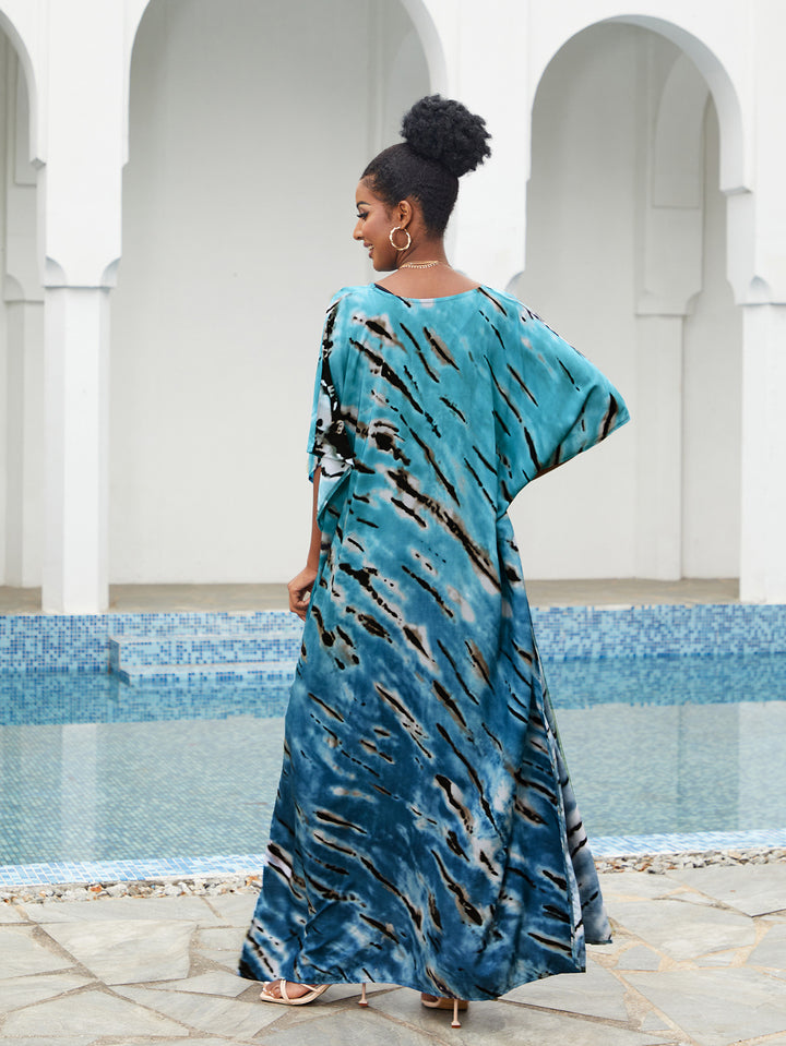 Dame Strandkaftan med moderne batikdesign og elegant V-udskæring Stilla