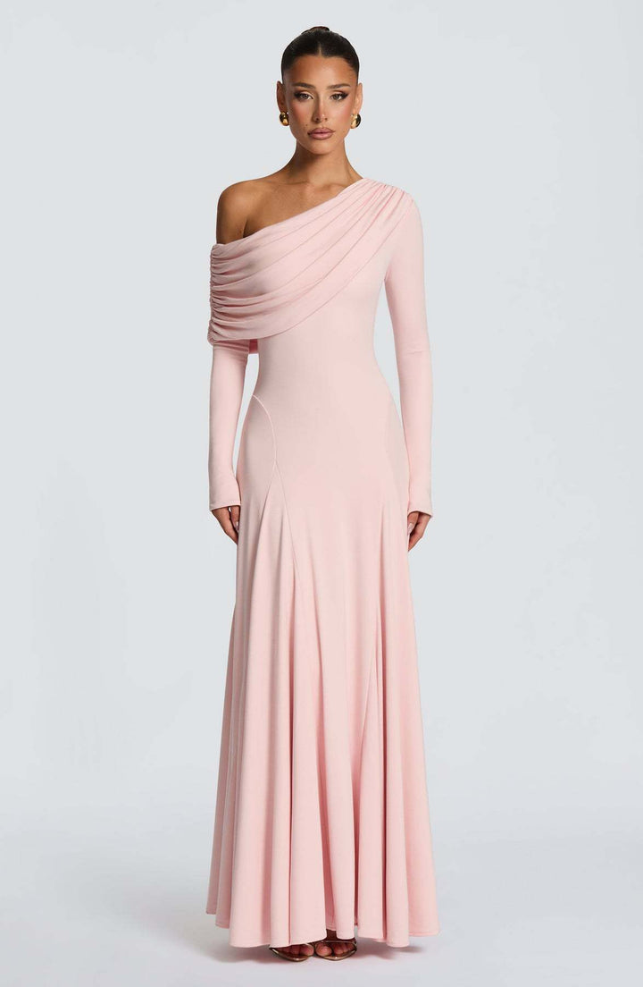 Kvinders elegante langeærmet maxi kjole med asymmetrisk draperingsdetalje