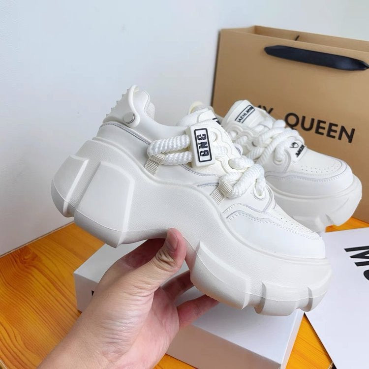 Dame Chunky Sneakers med stabil sål og moderigtigt overmateriale Stilla