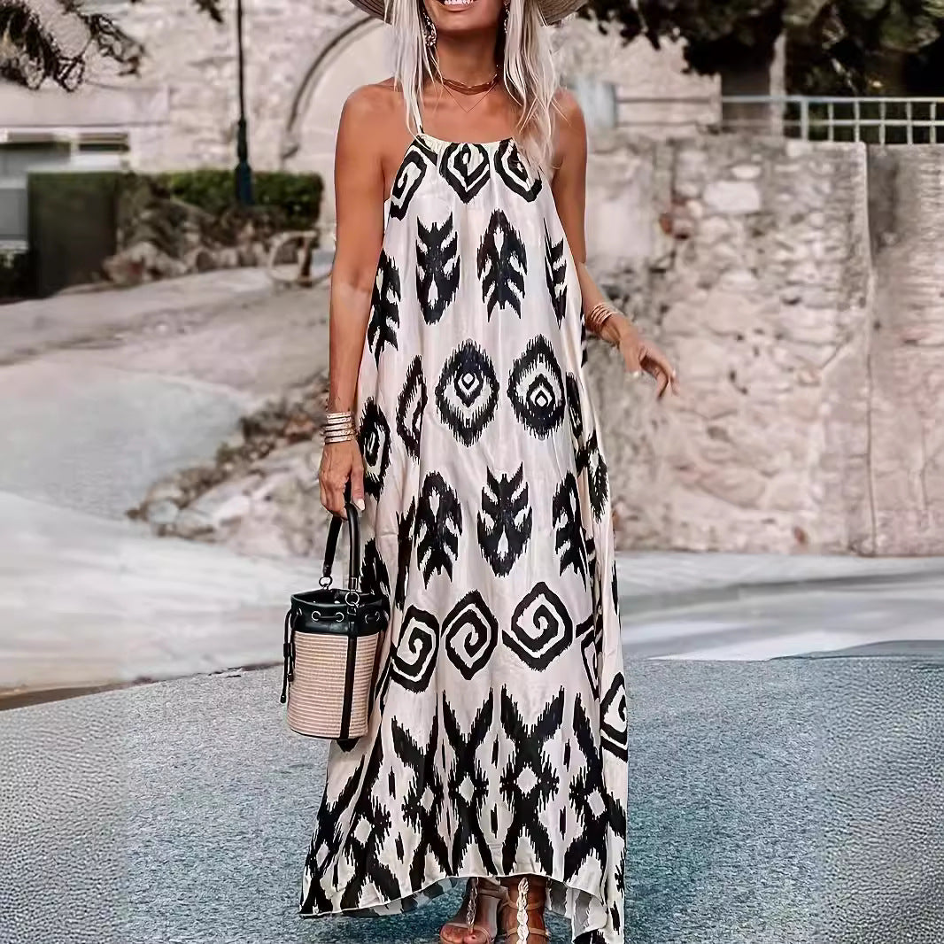 Dame maxikjole med moderne tribal design og højt skåren krave Stilla