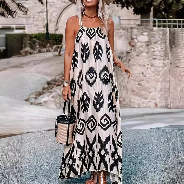 Dame maxikjole med moderne tribal design og højt skåren krave Stilla