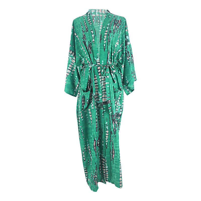 Dame sommerlet strandkimono med kunstnerisk batikdesign Stilla