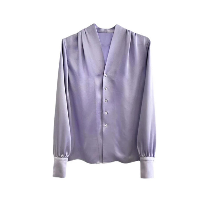 Dame elegant silke bluse med V-hals og fine knapdetaljer Stilla
