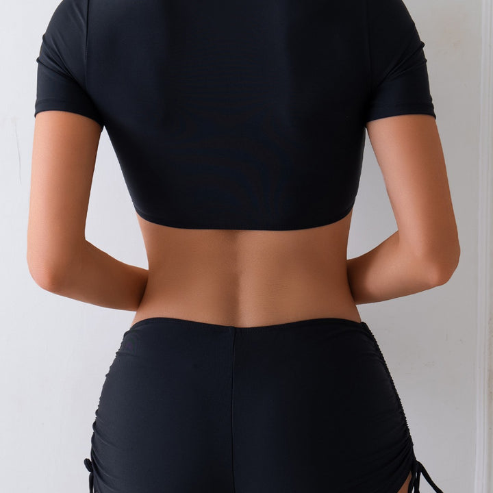 Dame Crop Top og højt skårne badeshorts Skovae