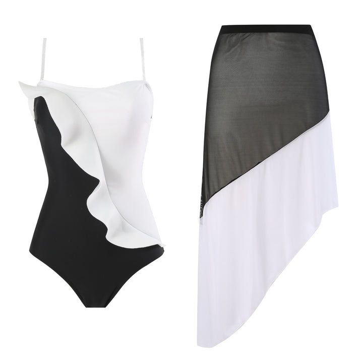 Dame badedragt med asymmetrisk flæsedesign og elegant overkjole Stilla