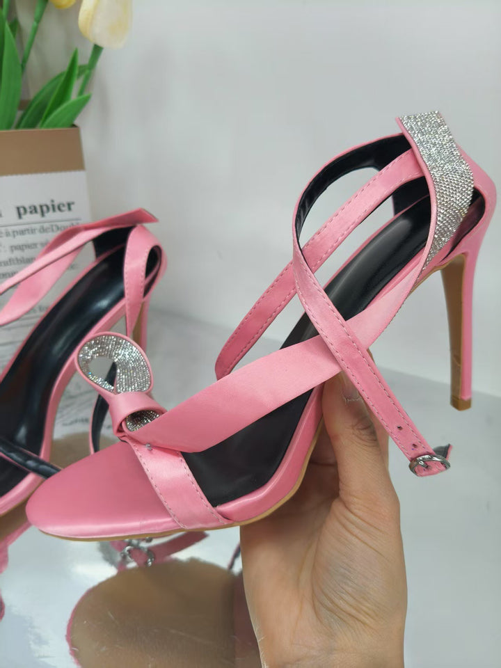 Femme Strappy Højhælede Sandaler med Strassakcent Stilla