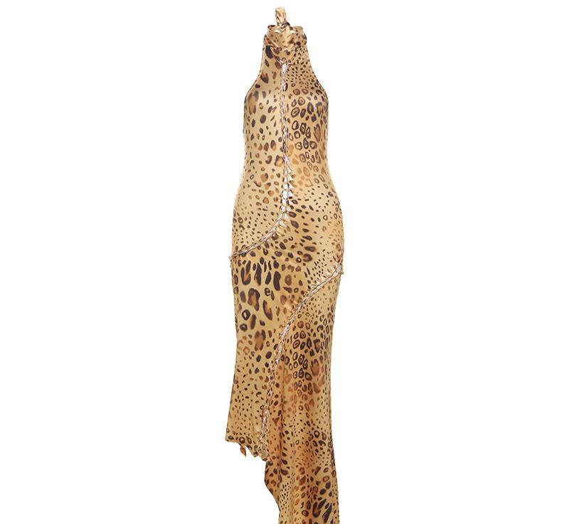 Dame maxikjole med asymmetrisk snit og elegant leopardmønster Stilla