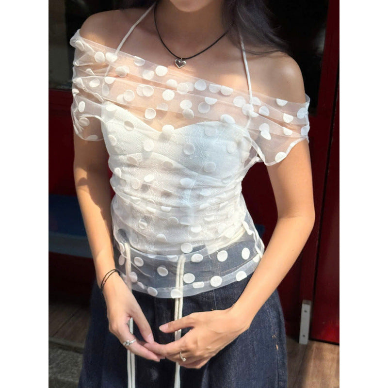 Dame Elegant off-shoulder top med polka dots og rynkning Skovae