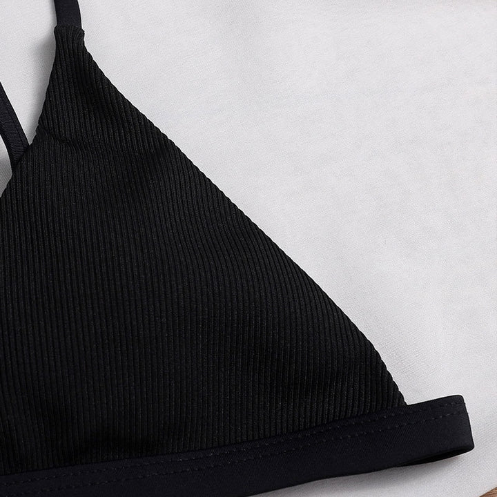 Dame triangel-bikini top med justerbare stropper og blankt materiale Skovae