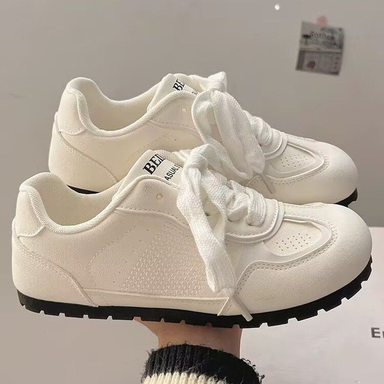 Dame Sneakers i sporty design med åndbar overfladestruktur og skridsikker sål Stilla