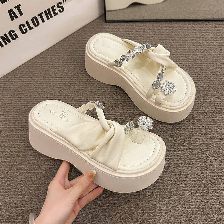 Damer elegante plateau-sandaletter med modigt knude-detalje og funklende accenter Stilla