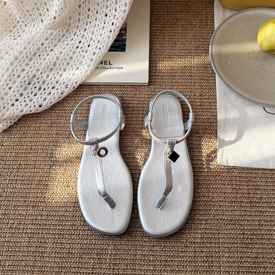 Femme Chic Minimalistiske Tåsplittere med elegant ankelrem Stilla