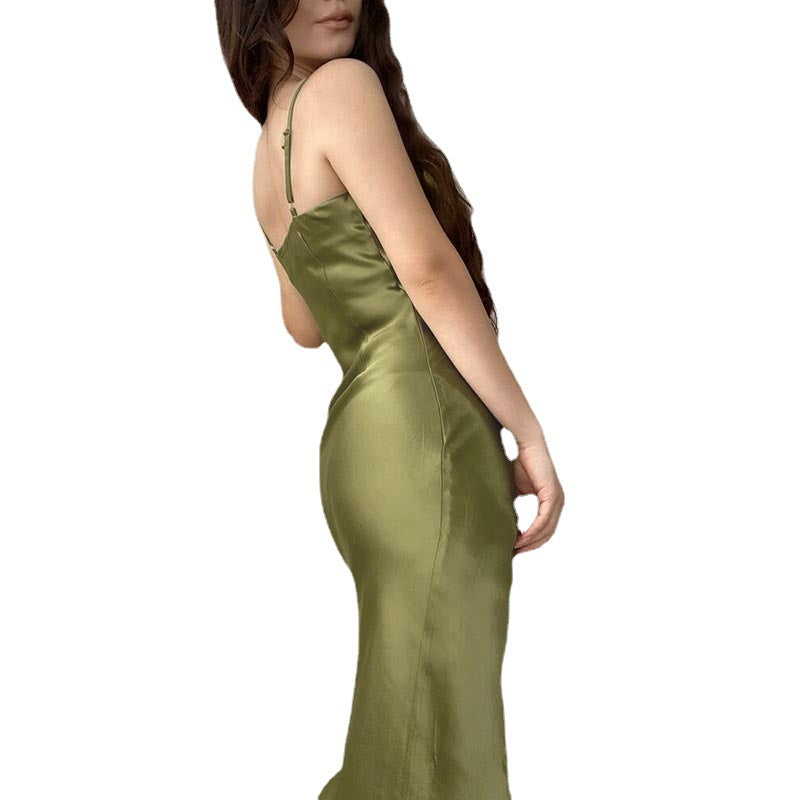 Dame elegant satin maxi kjole med draperet snit og sexet slids Stilla