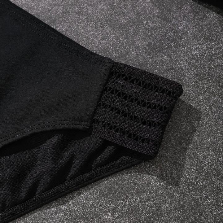 Dame triangel-bikini med justerbart netdesign og elegant V-udskæring Stilla