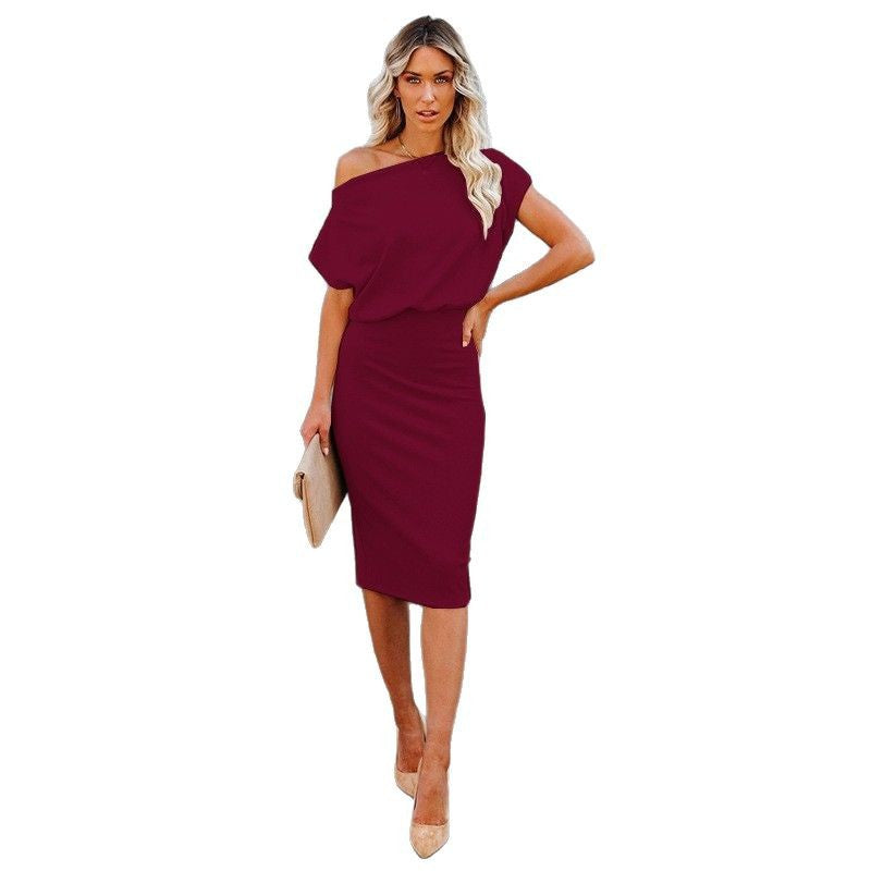 Dame Off-Shoulder Kjole i let strikstof med figursyet snit Stilla