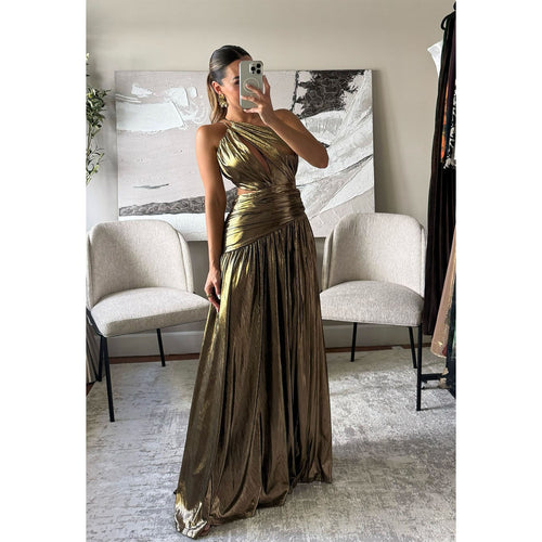 Kvindernes Glamourøse Wrap Kjole med en Asymmetrisk Silhuet og Elegante Udsparinger