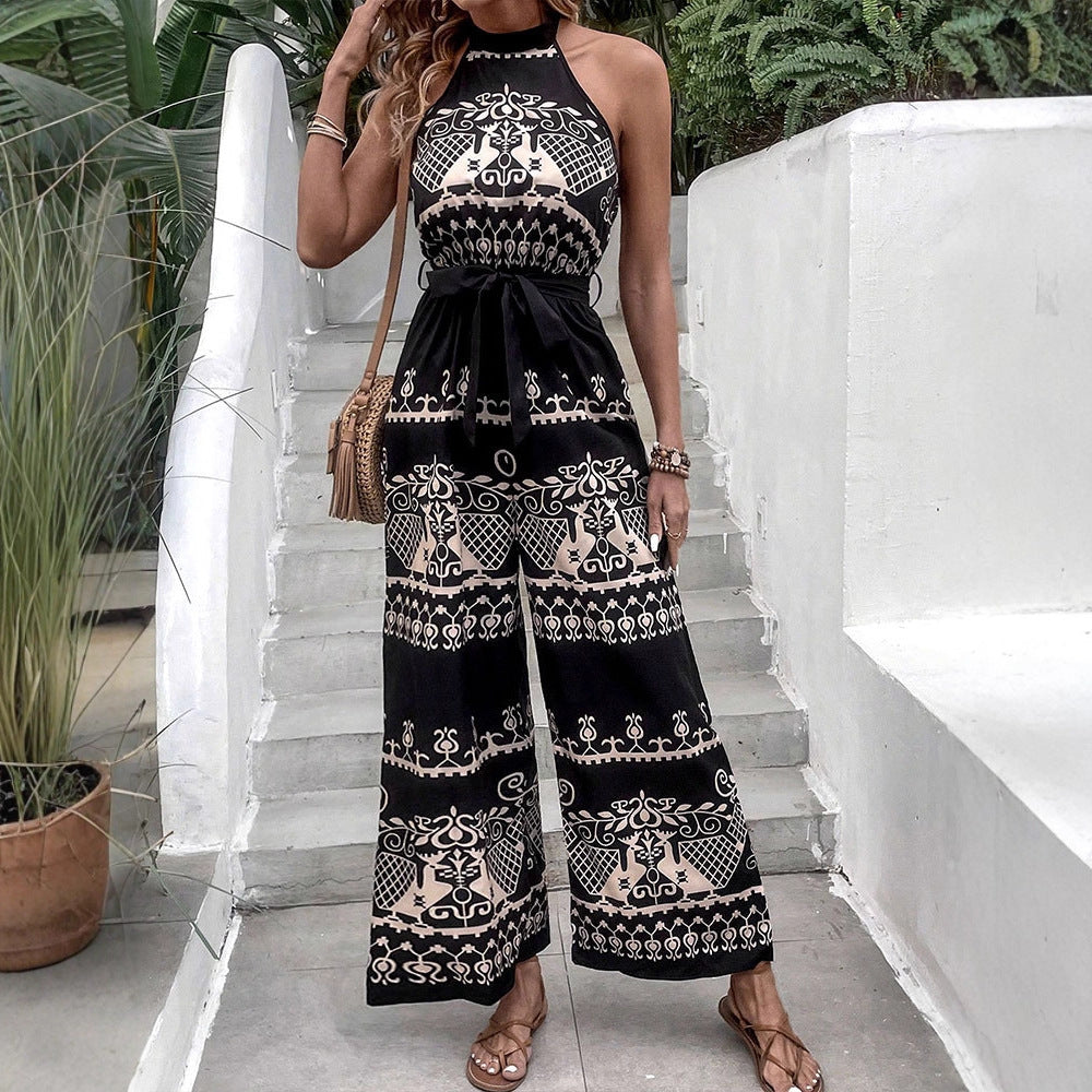 Dame jumpsuit med elegant halterdesign og stilfulde mønsterdetaljer Skovae