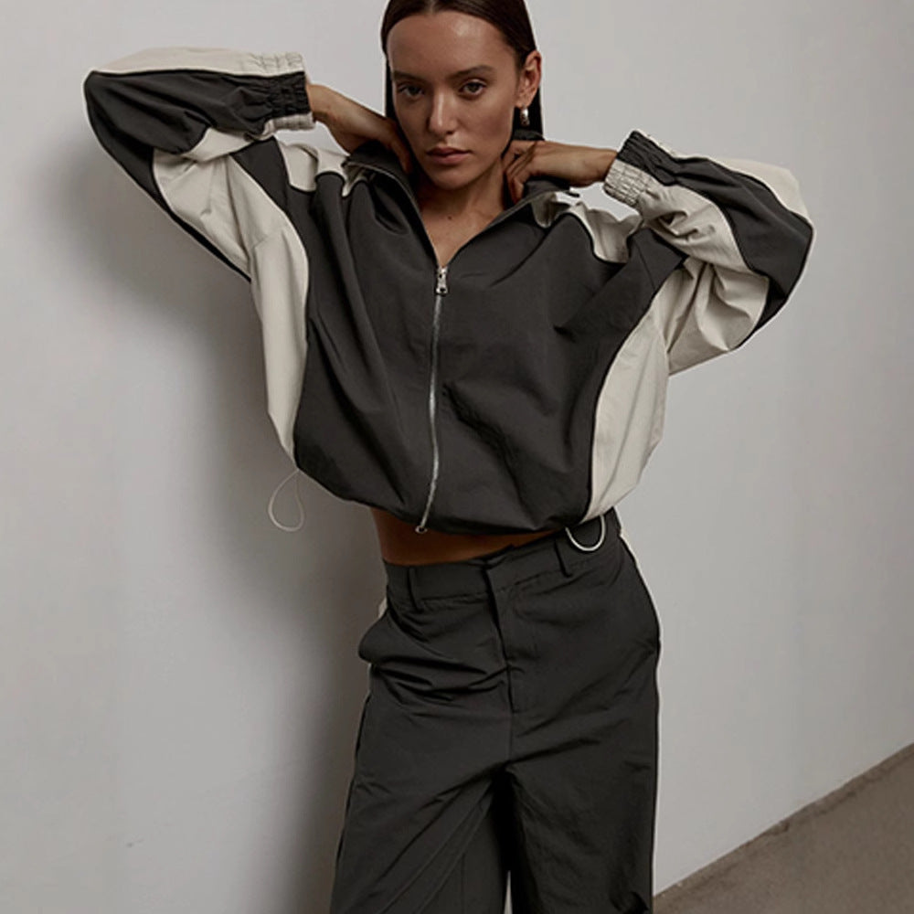 Kvindernes sporty oversized jakke med høj krave og lynlås Skovae