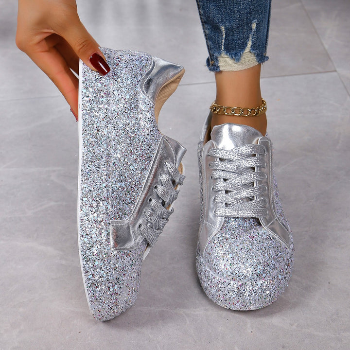 Damer Glitrende Sneakers med sporty design og skridsikker sål Stilla