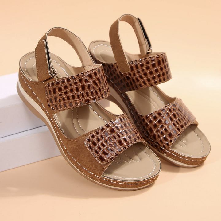 Dame sandaler med unikt krokodille-design og komfortabel justeringsfunktion Stilla