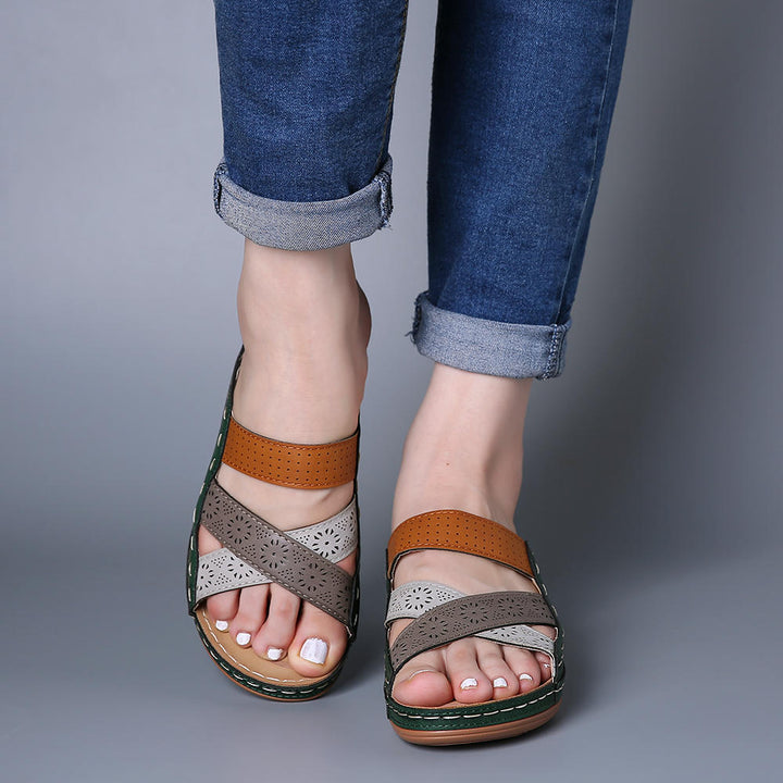 Dame komfortable sandaler med moderne snit og justerbare remme Stilla