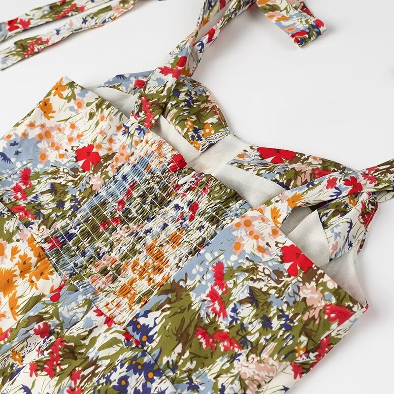 Dame Let sommerkjole med justerbare stropper og blomsterapplikation Stilla