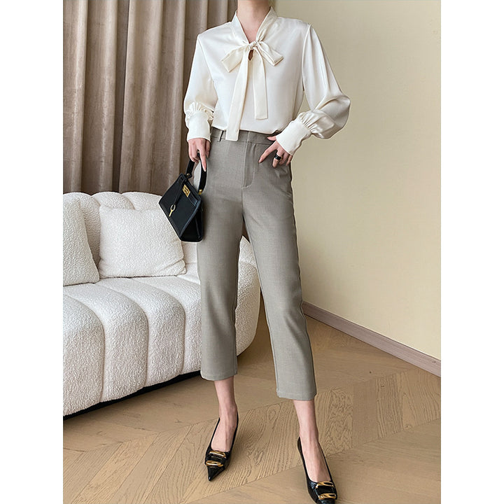 Kvinders bluse med sløjfe krave og afslappede pufærmer Stilla