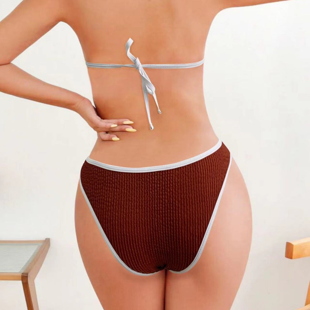 Dame Triangel-Bikini-Sæt med raffineret strukturdesign og justerbare stropper Stilla