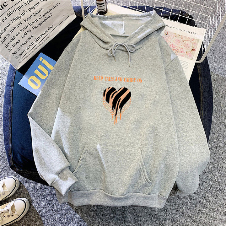 Kvinders hoodie med trendy hjerte design og komfortabel pasform Skovae