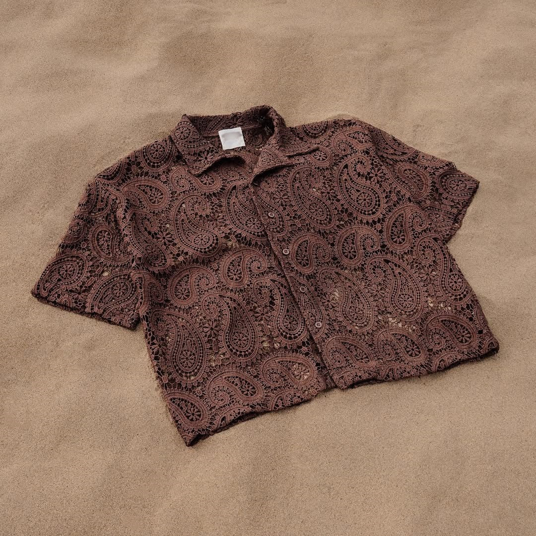 Dame spidsbluse i elegant paisleydesign Stilla