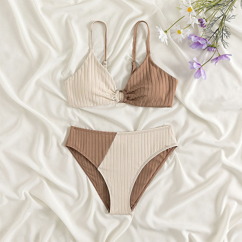 Dame bikini-sæt med moderne rib-design og elegante stropper Stilla