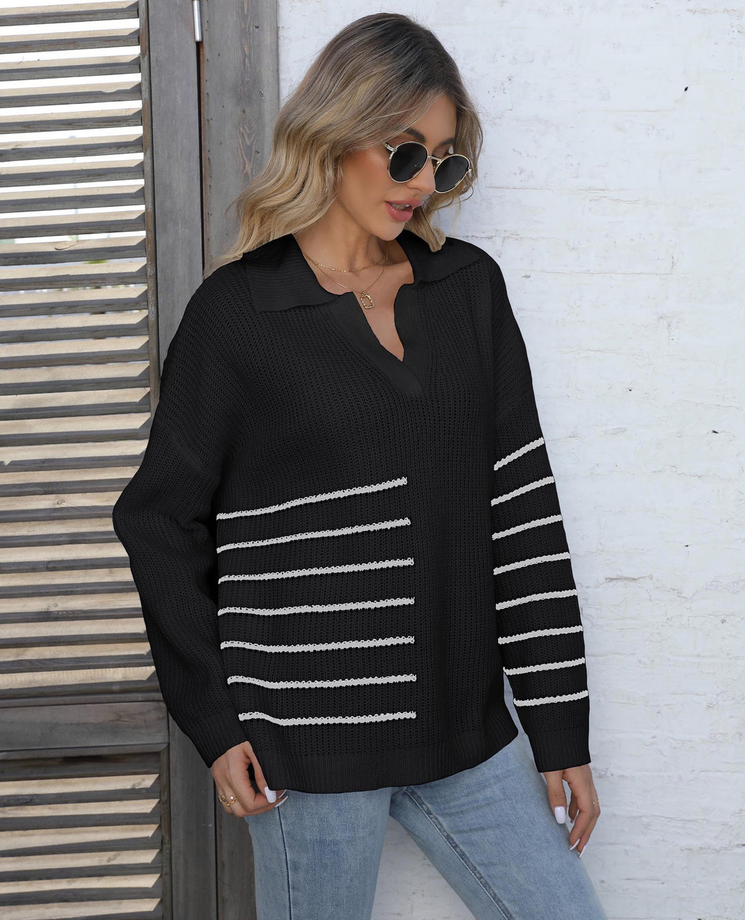 Dame afslappet sweater med polo krave og stribemønster Stilla