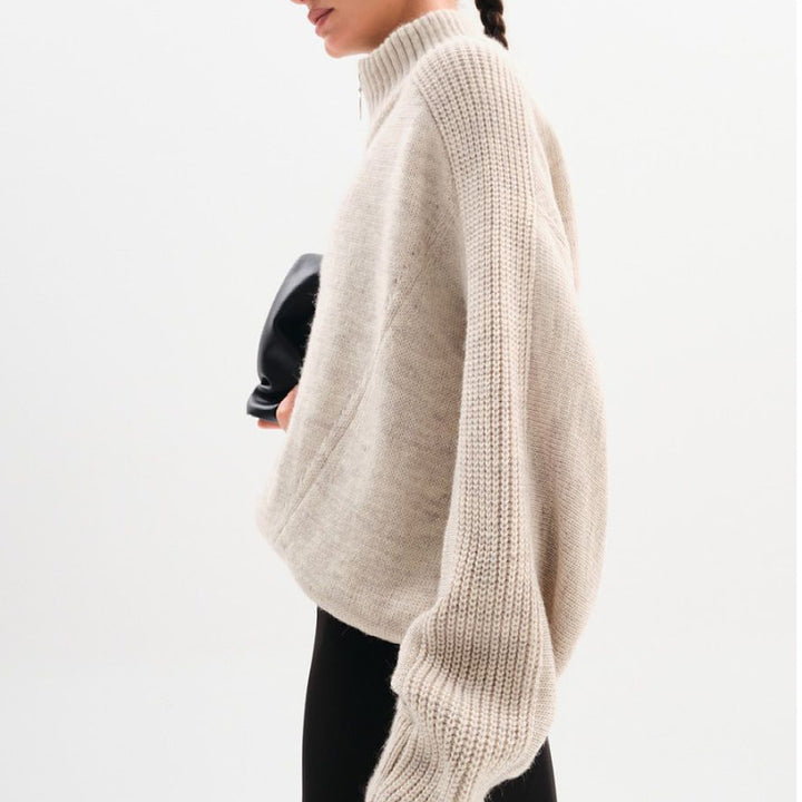 Dame Oversized Pullover med høj krave og struktureret materiale Stilla