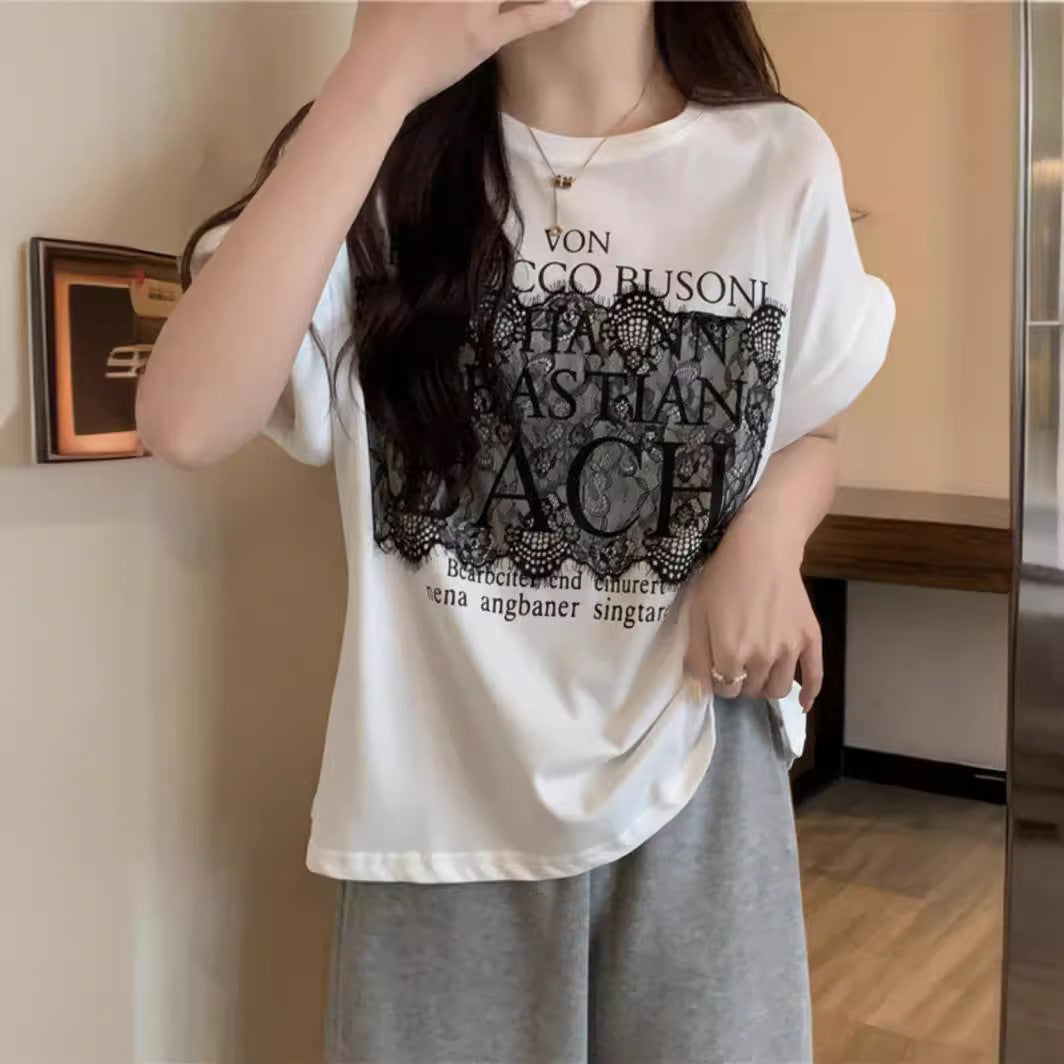 Femme Fritids-Graphic-T-shirt med Spidsedetalje Stilla