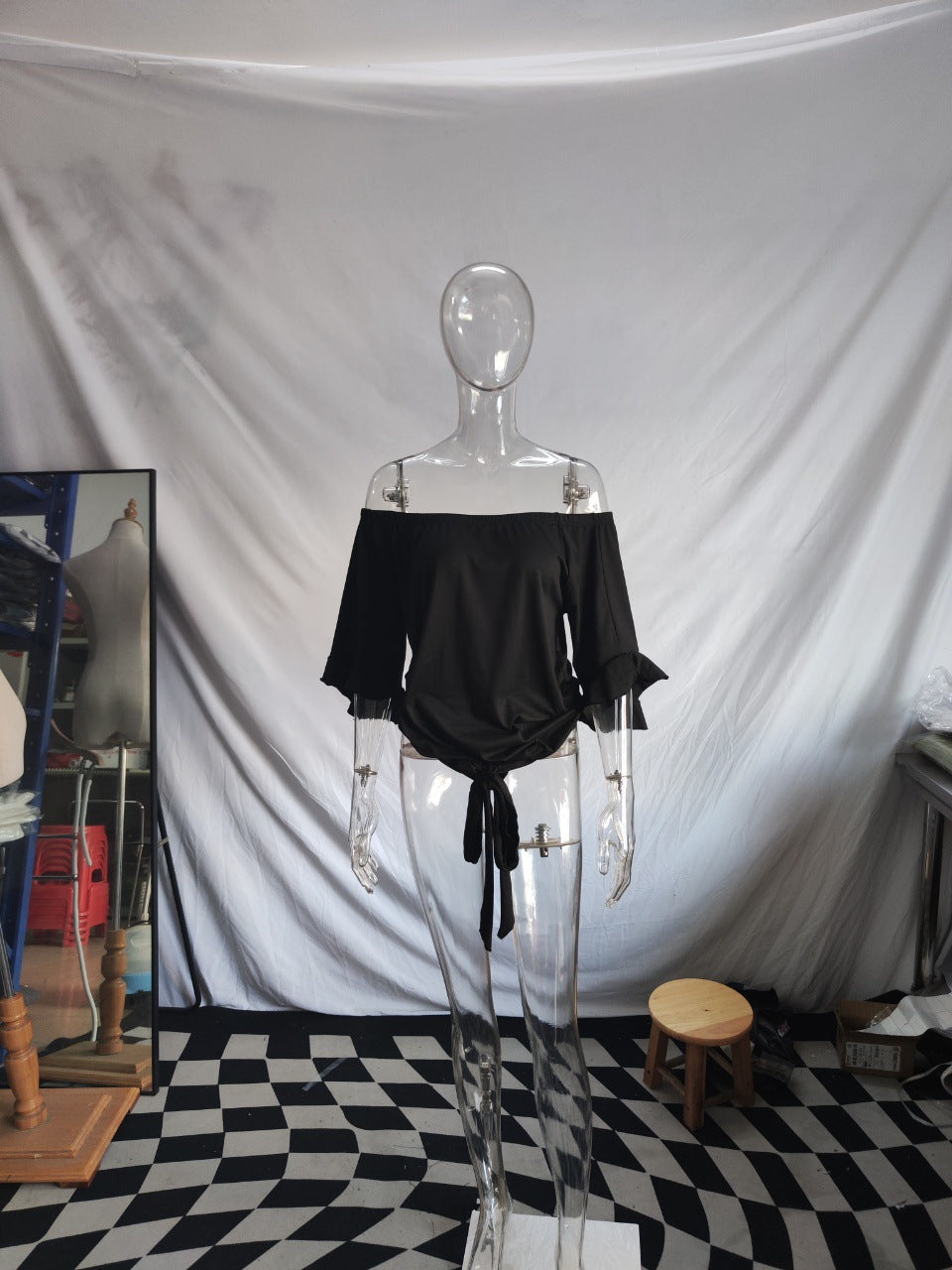 Dame off-shoulder bluse med flæsedetaljer og taljebinding Skovae